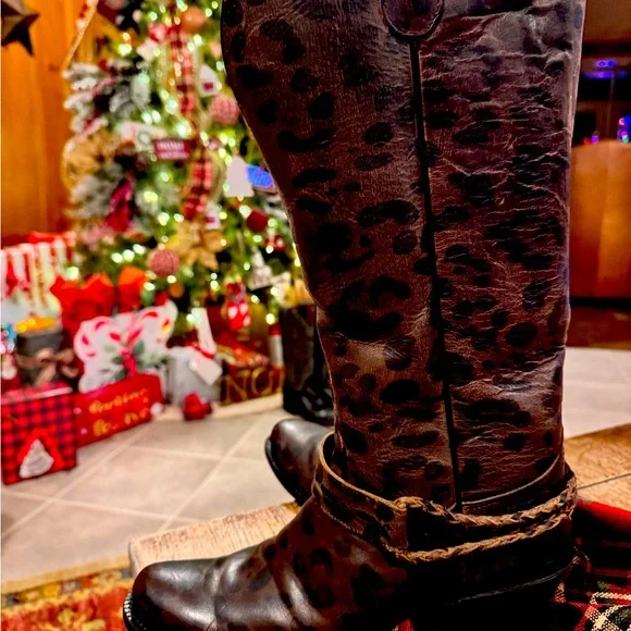 TONY LAMA 8 - Picture 1 of 4